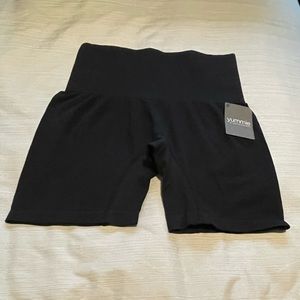 NWT Yummie by Heather Thomson short Shapewear Size M/L-M/G, Never Worn,